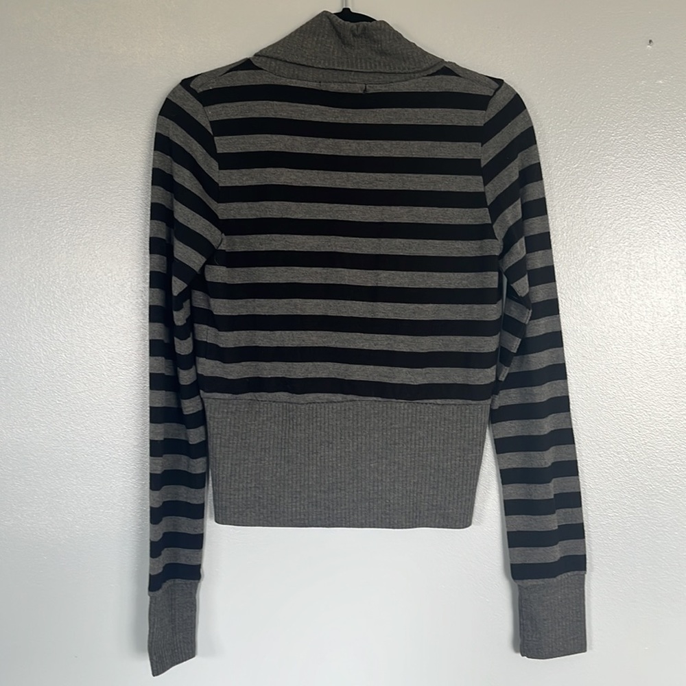 Love Tree size medium sweater - Picture 2 of 2
